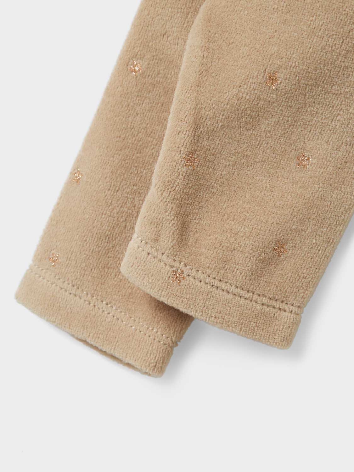 model_shot-front_full