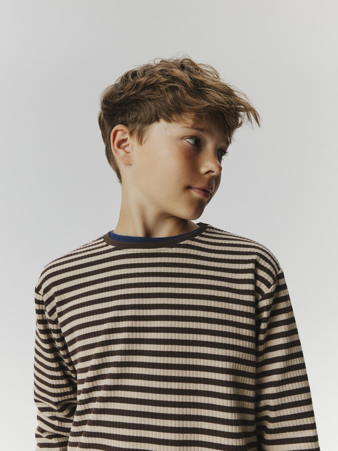 model_shot-creative