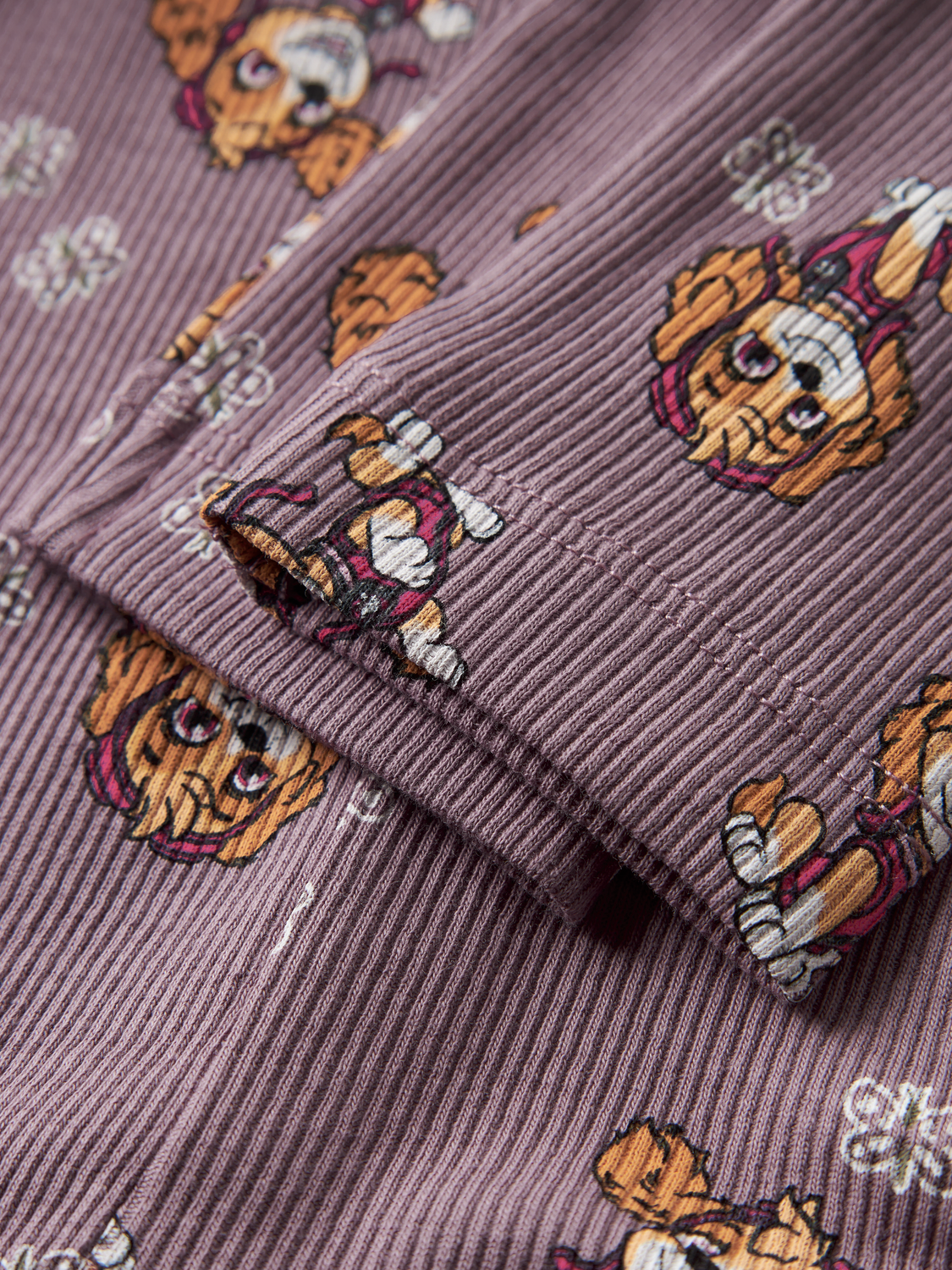 model_shot-front_full