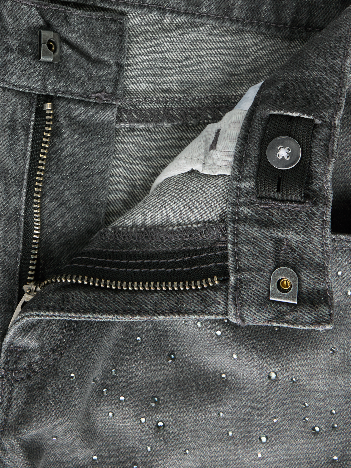 model_shot-front_full