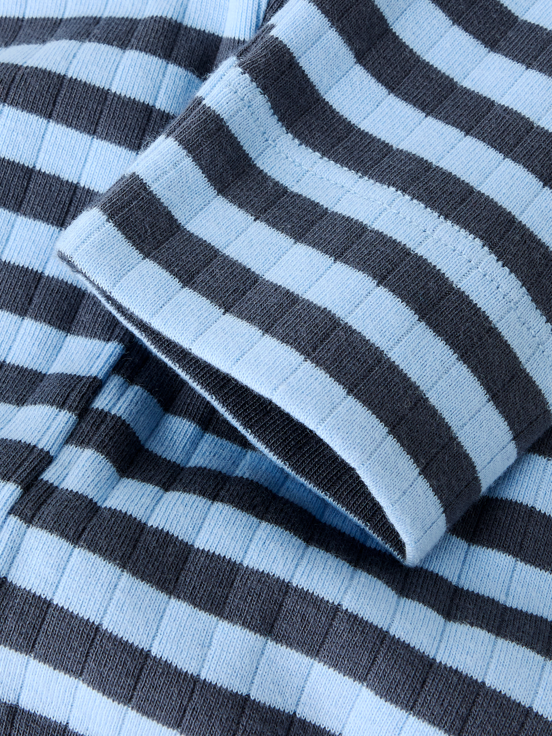 model_shot-front_full