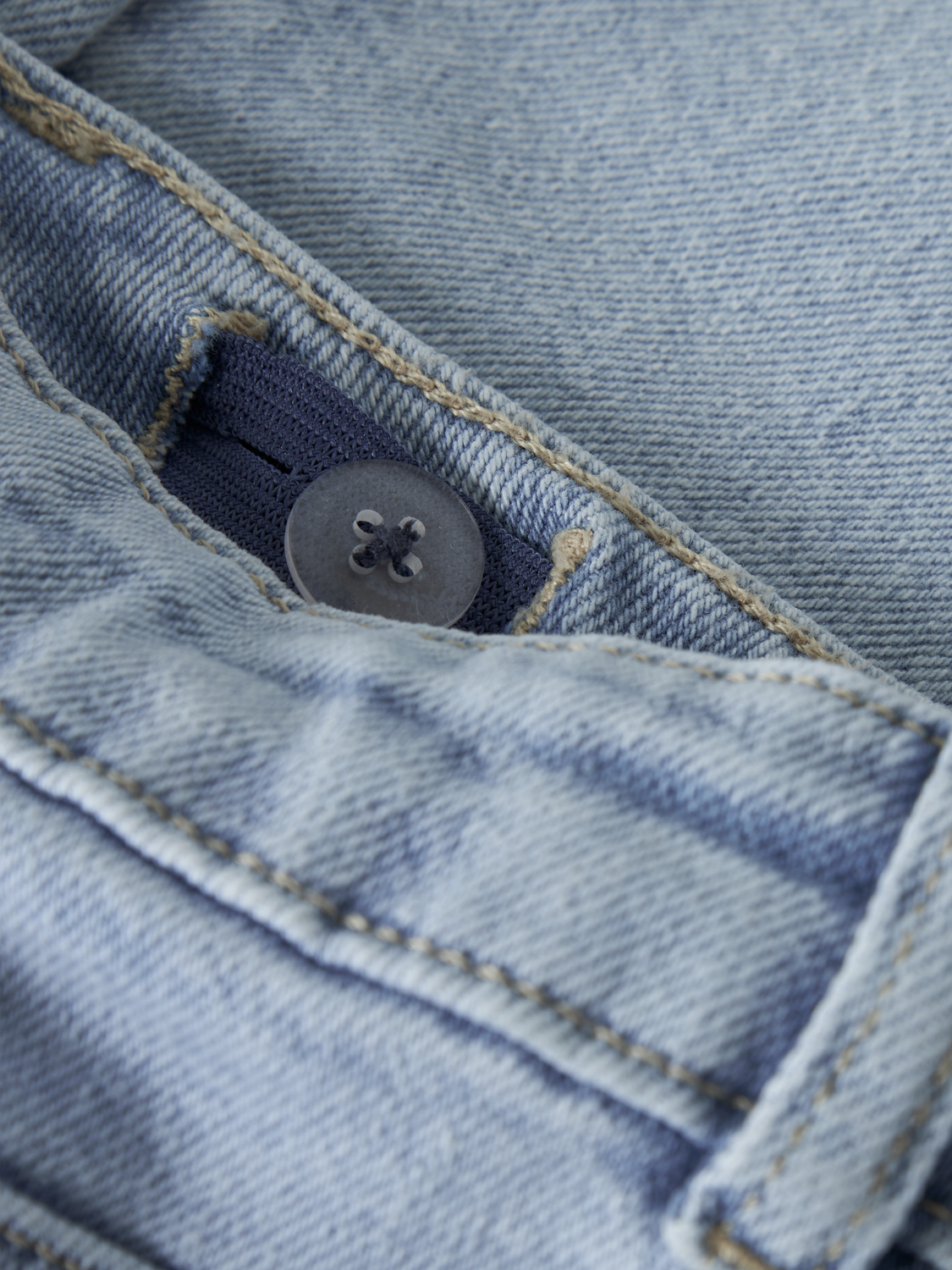 model_shot-front_full