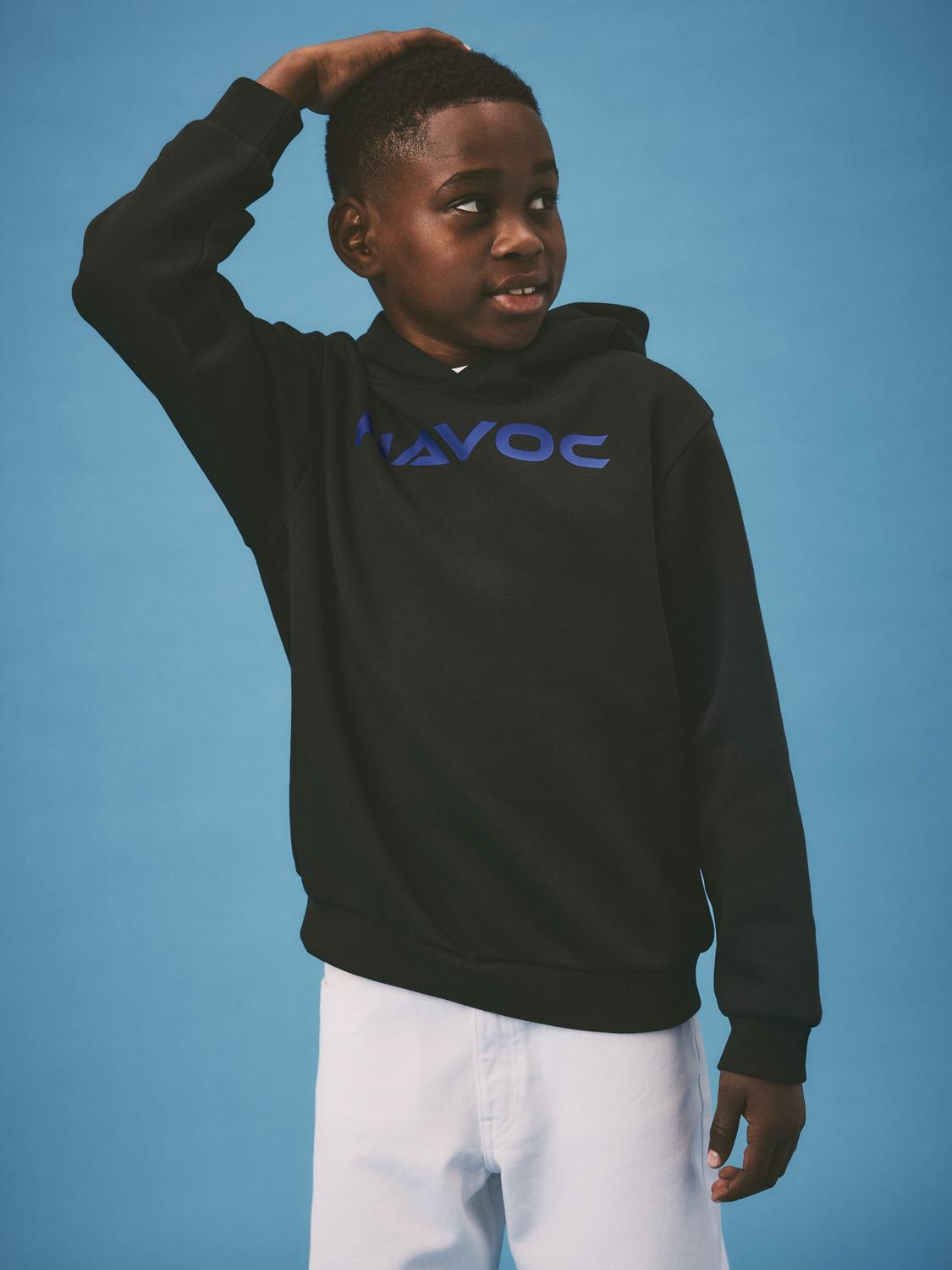 model_shot-creative