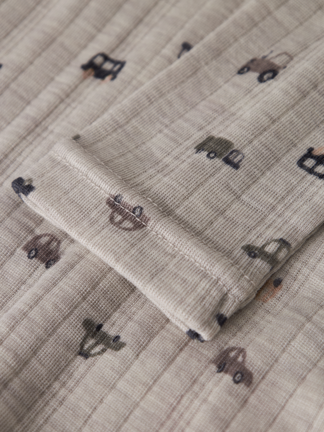 model_shot-front_full