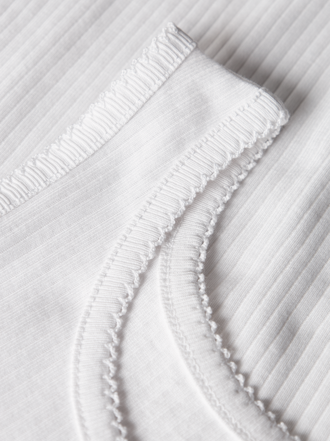 model_shot-front_full