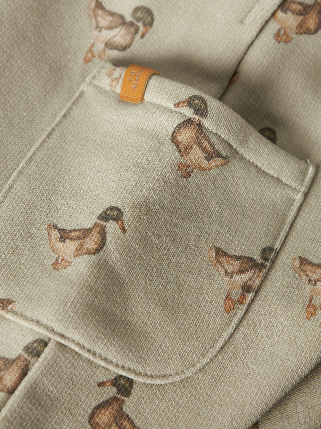 model_shot-front_full
