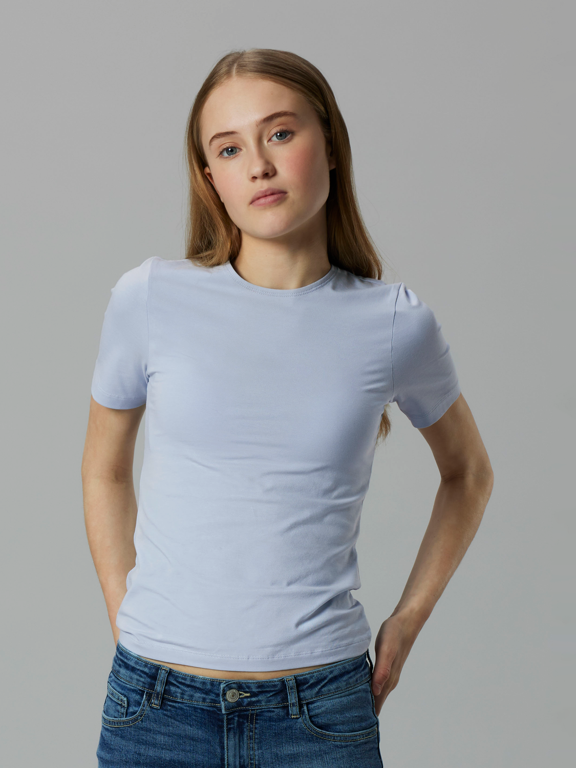model_shot-creative