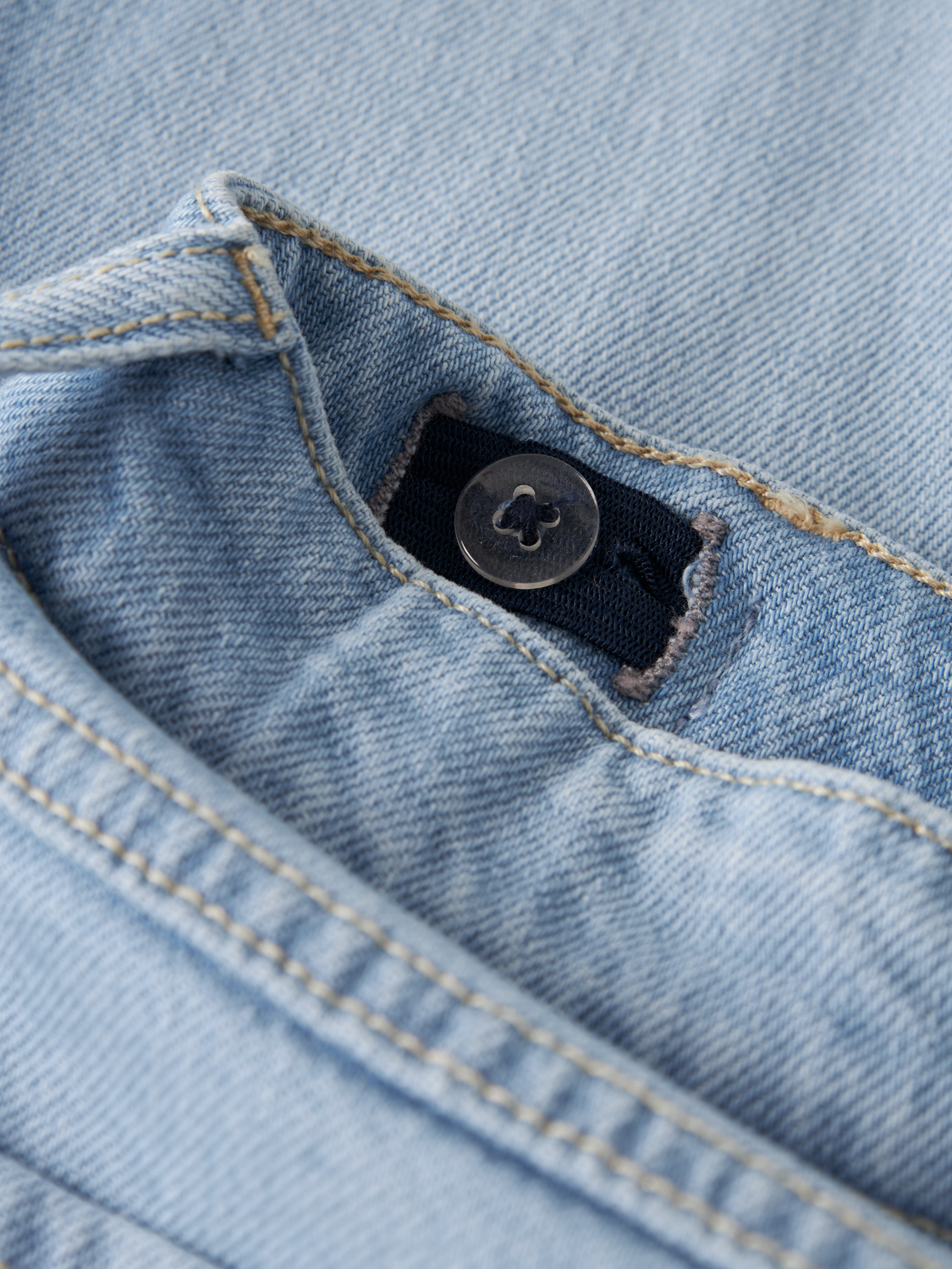 model_shot-front_full