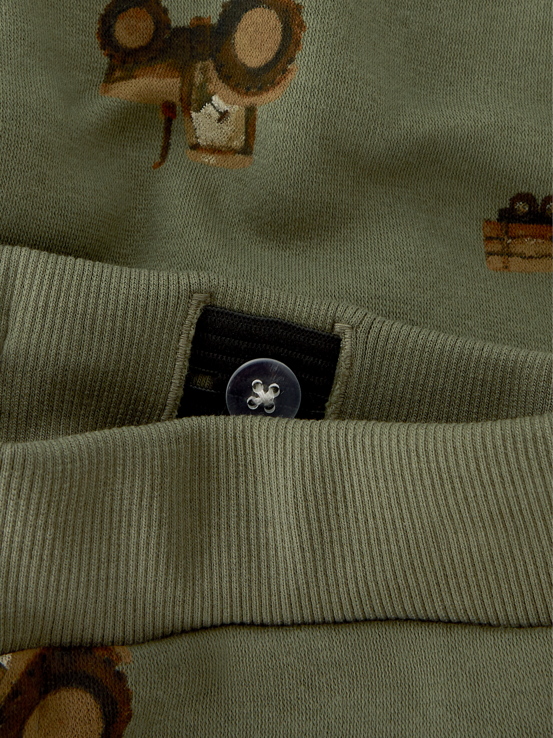 model_shot-front_full