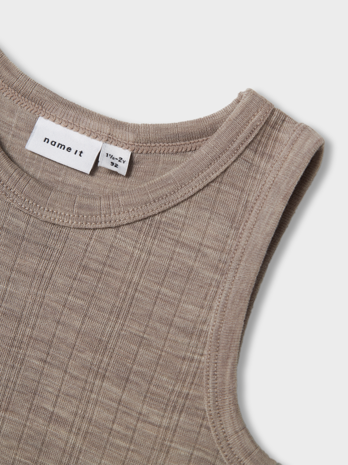 model_shot-front_full