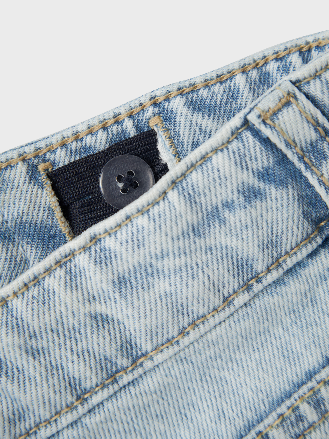 model_shot-front_full