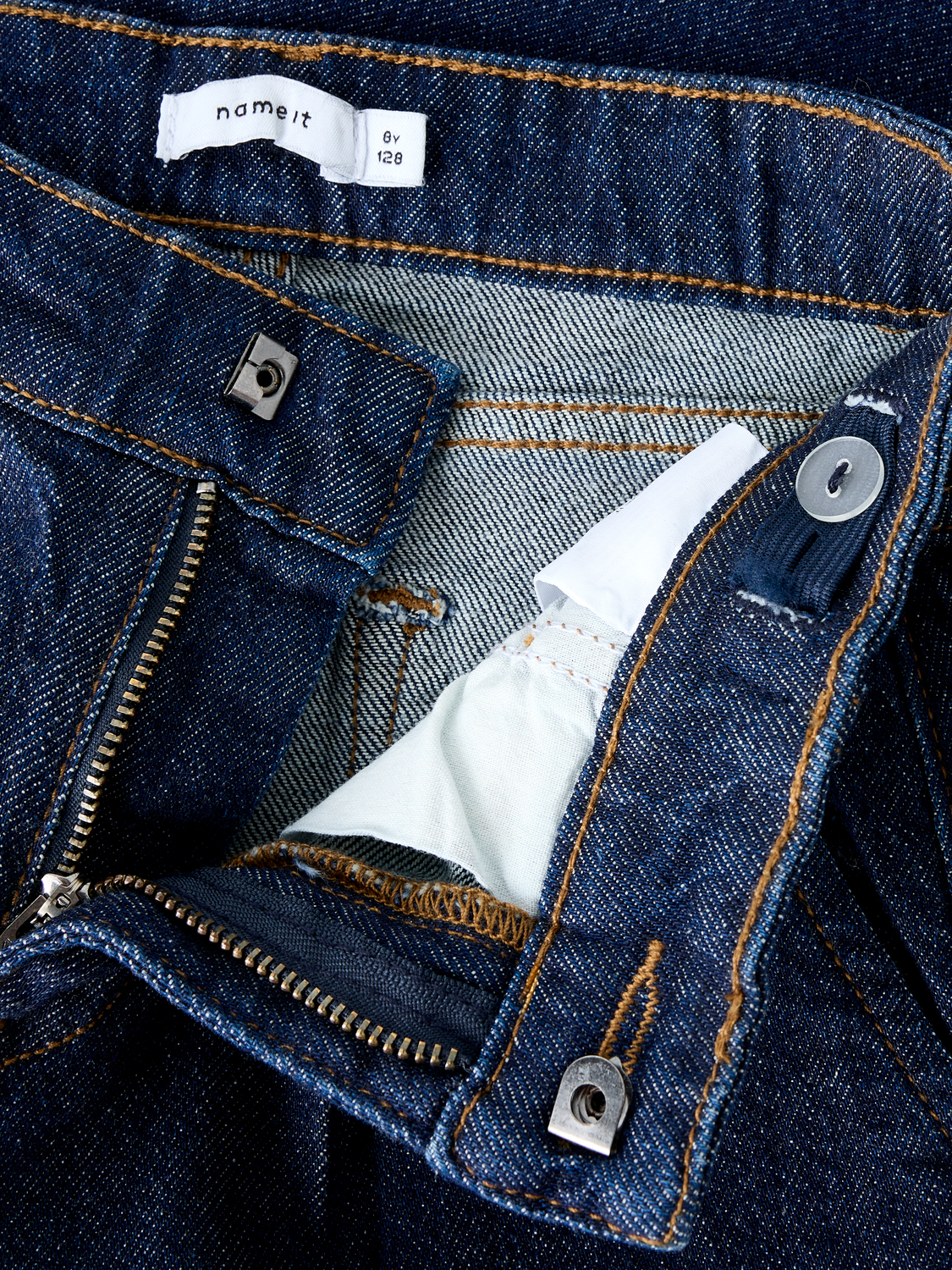 model_shot-front_full