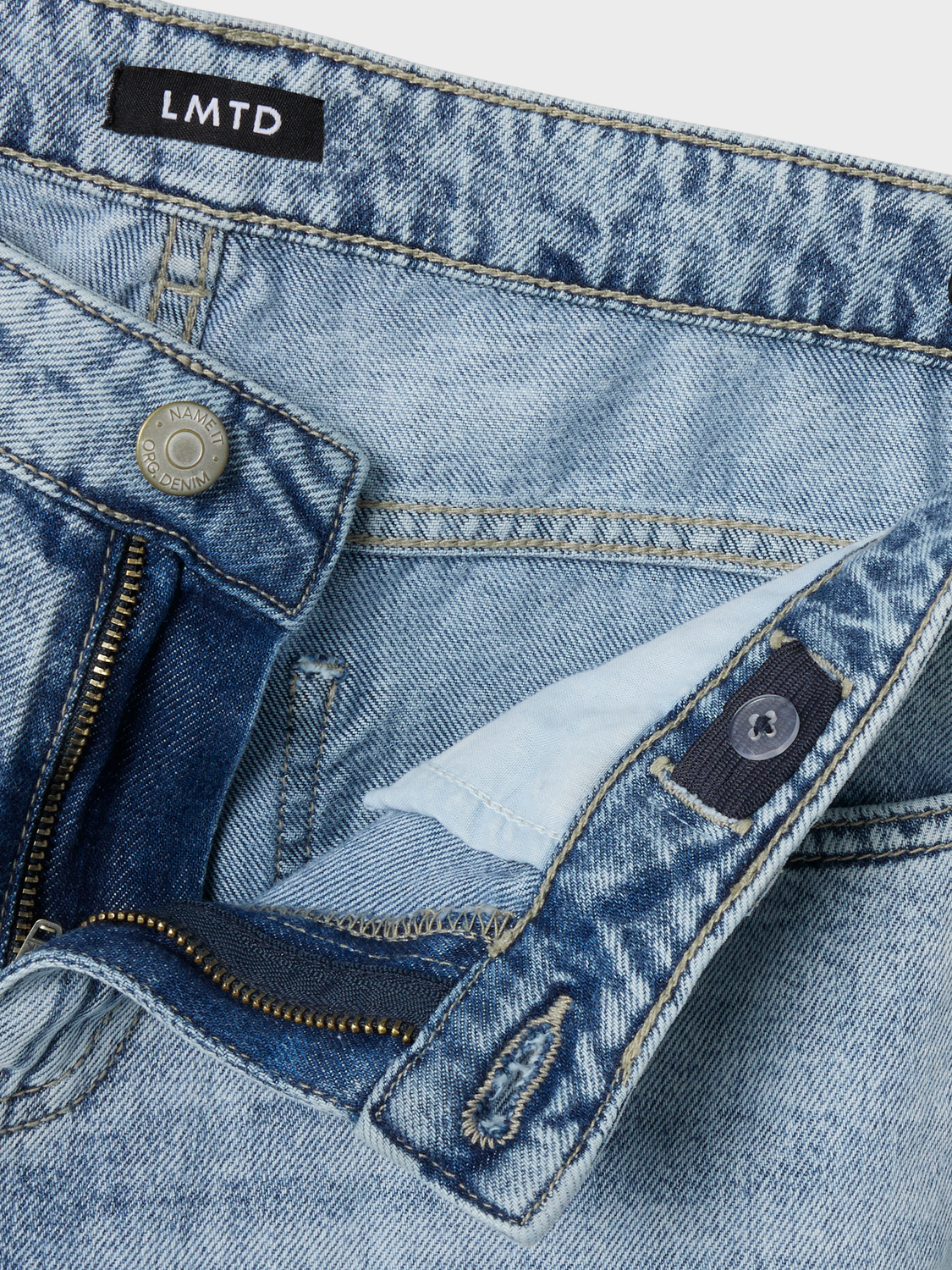 model_shot-front_full