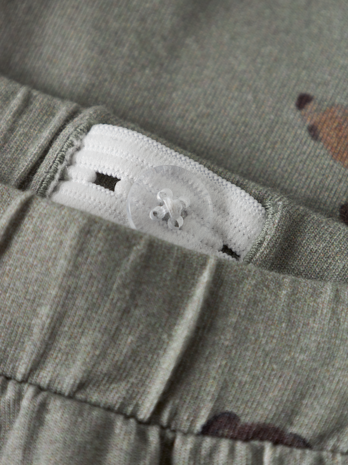 model_shot-front_full