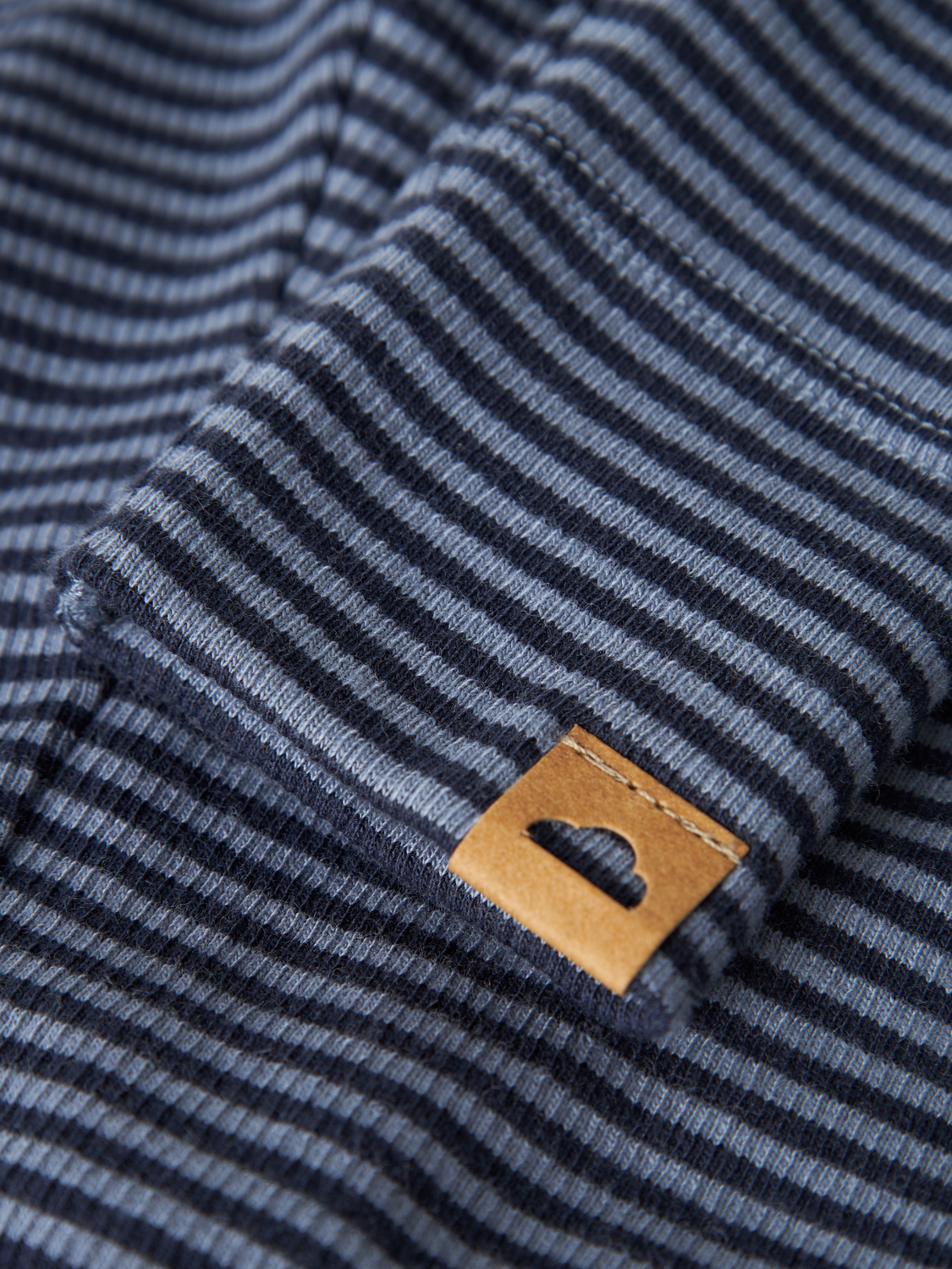 model_shot-front_full