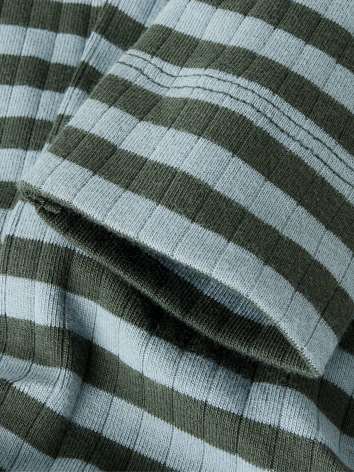 model_shot-front_full