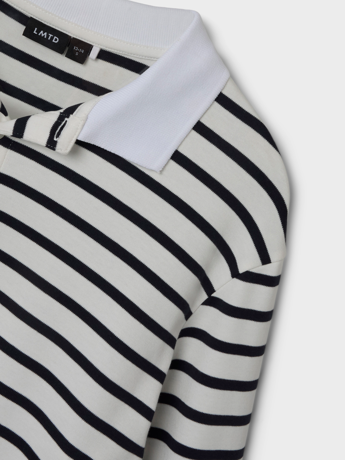 model_shot-front_full