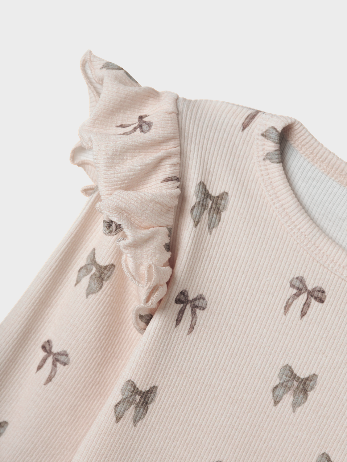 model_shot-front_full