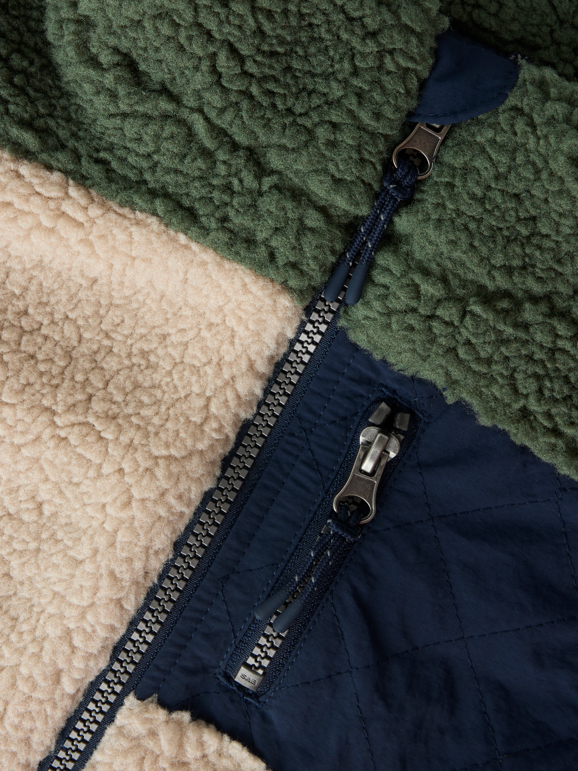 model_shot-front_full