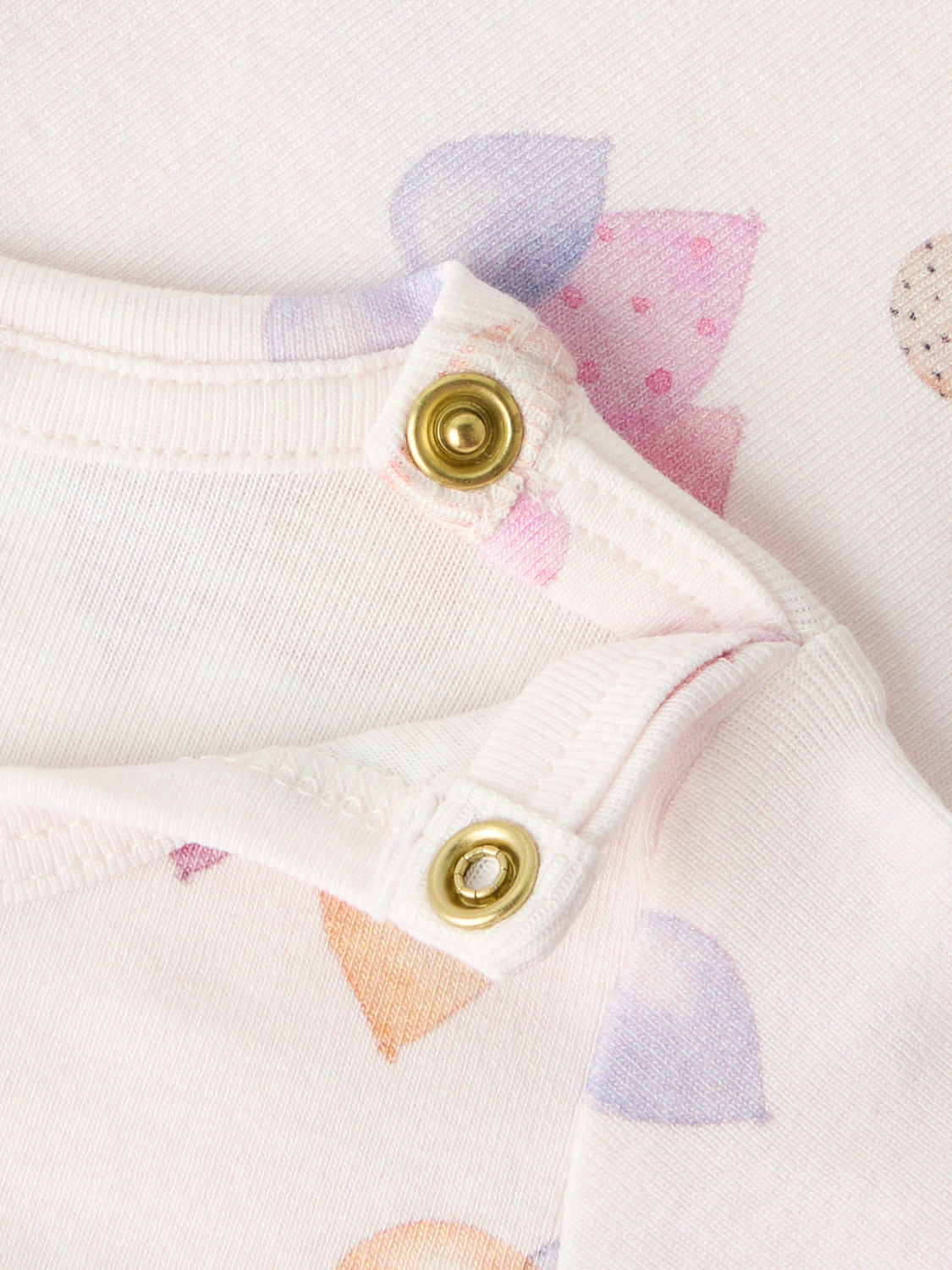 model_shot-front_full