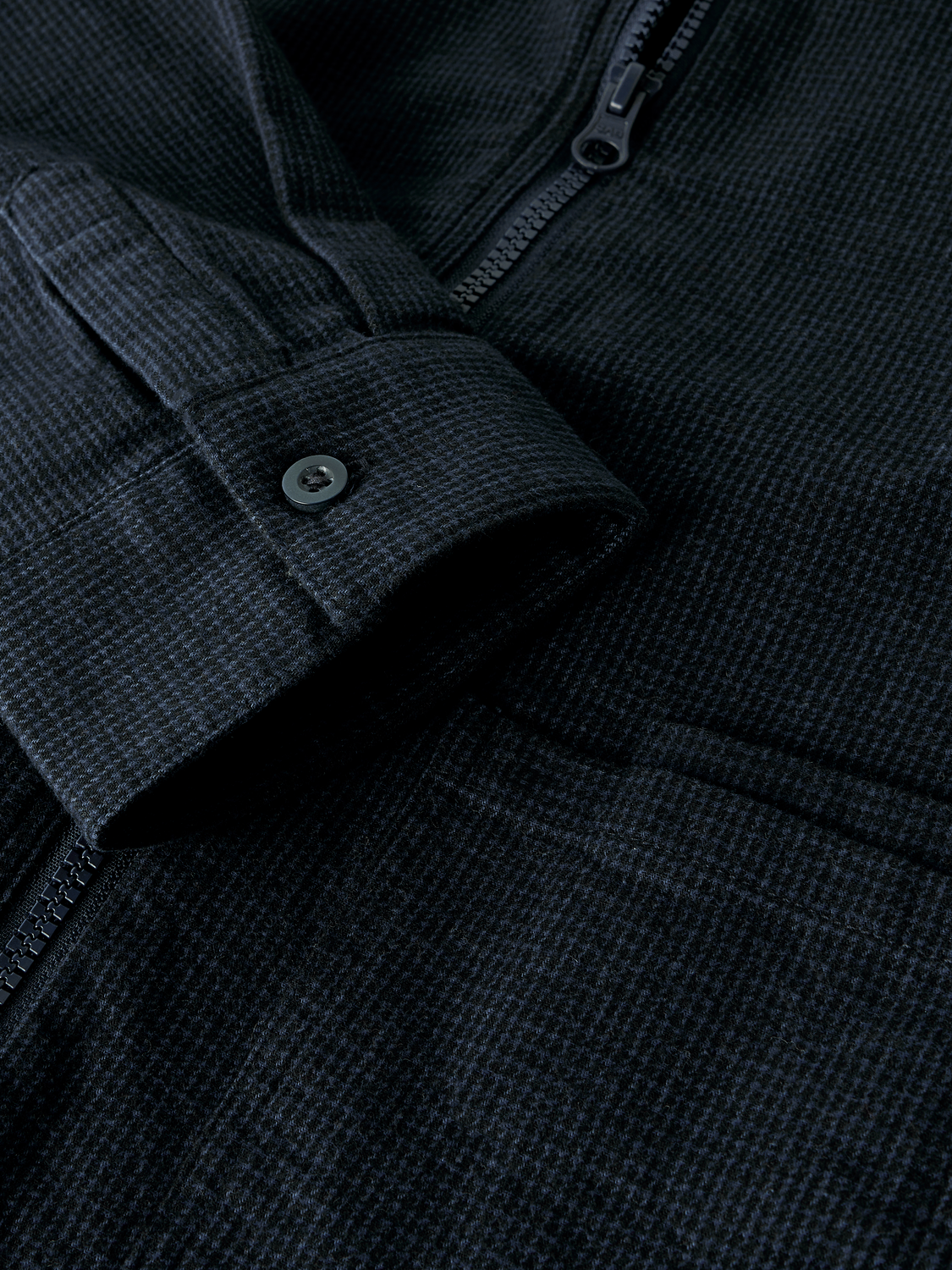 model_shot-front_full