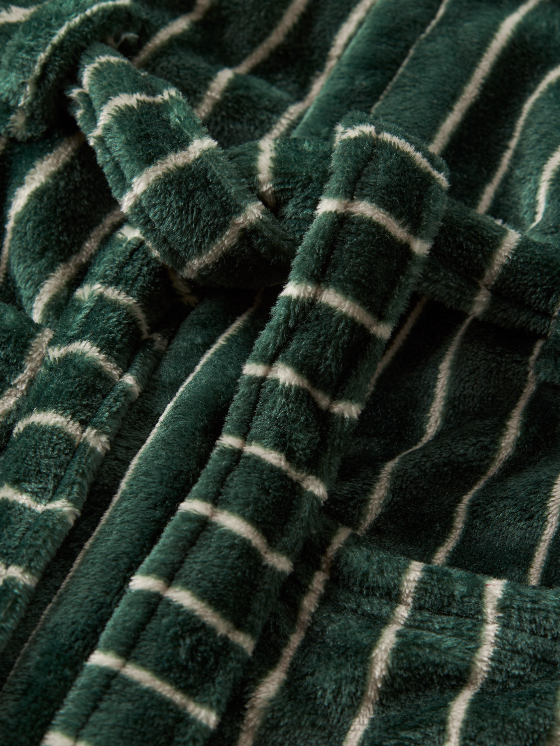 model_shot-front_full