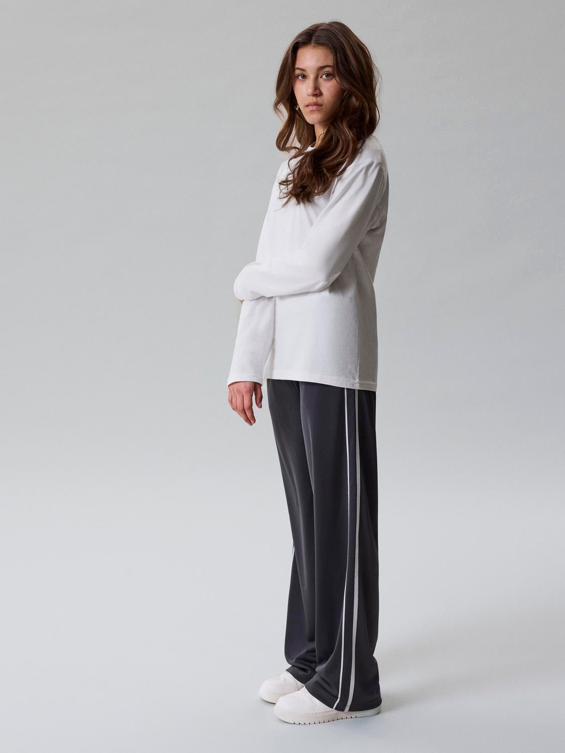 model_shot-detail
