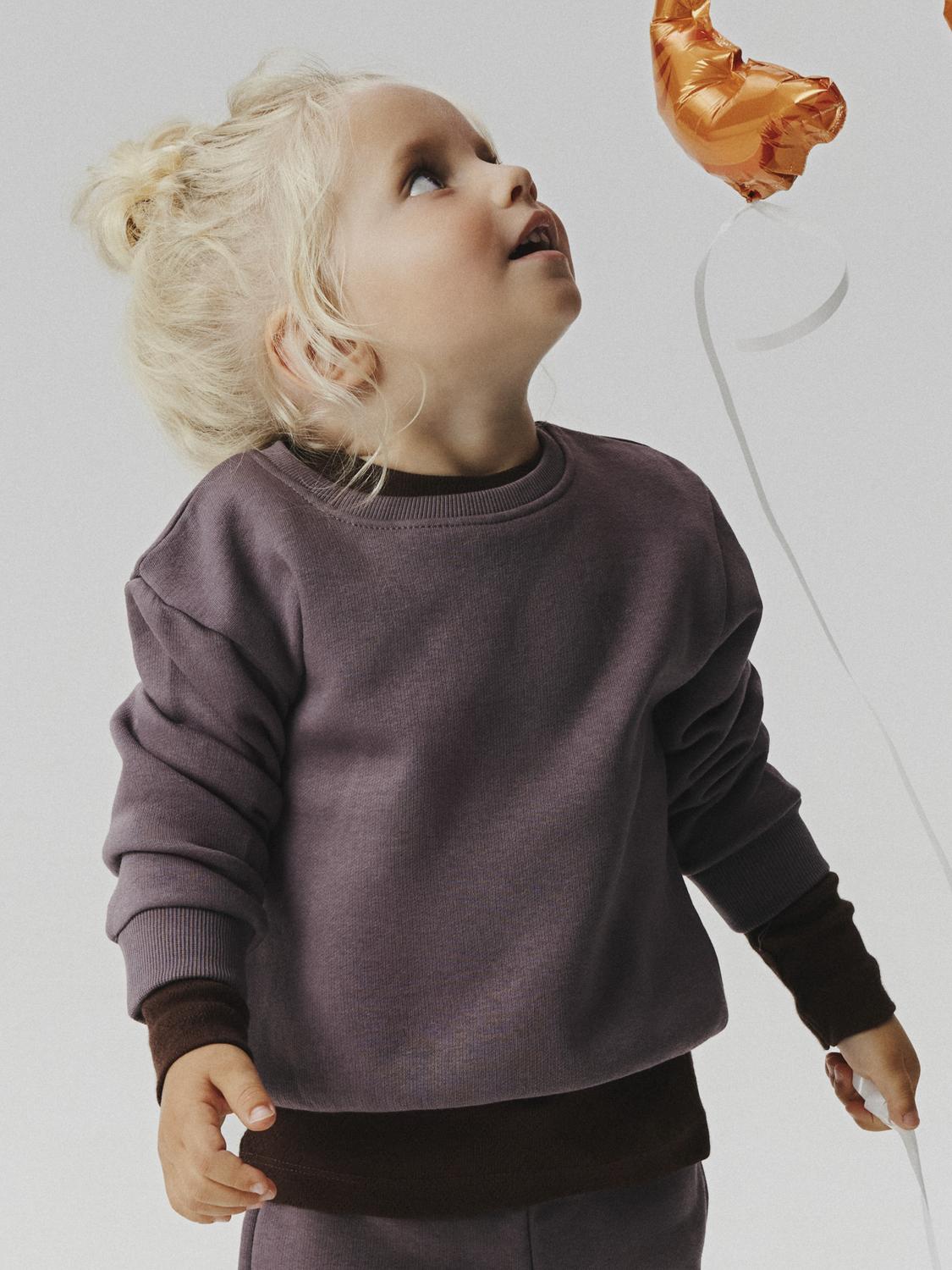model_shot-creative