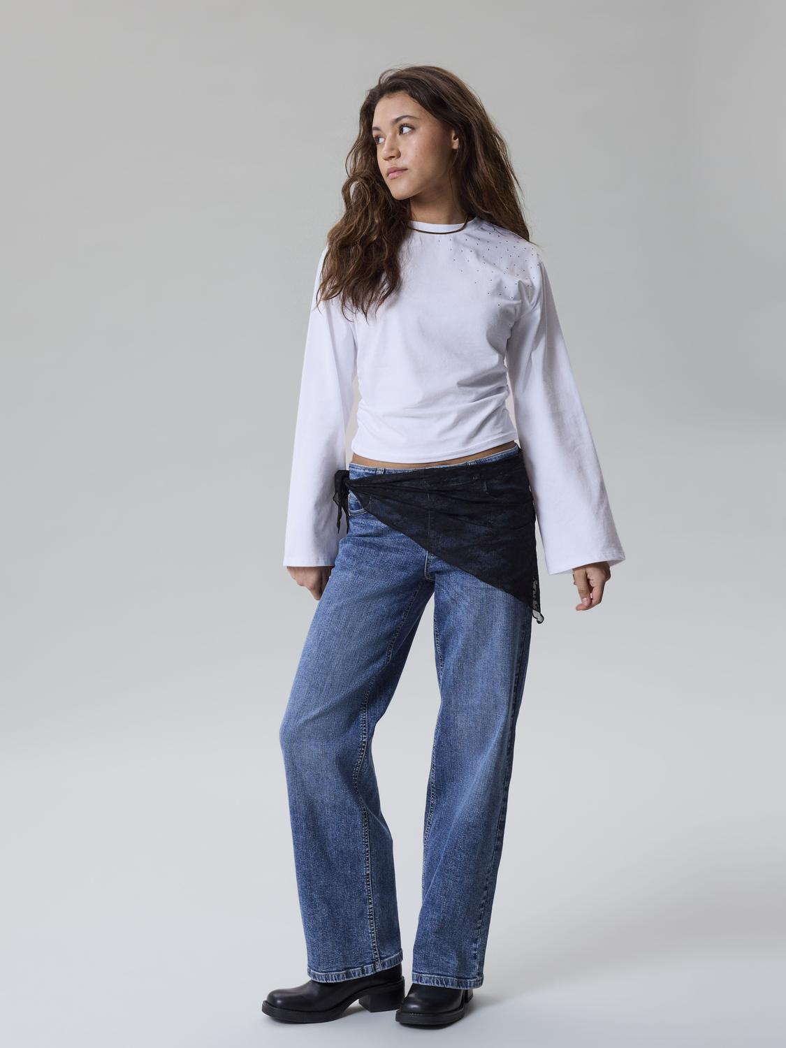 model_shot-detail