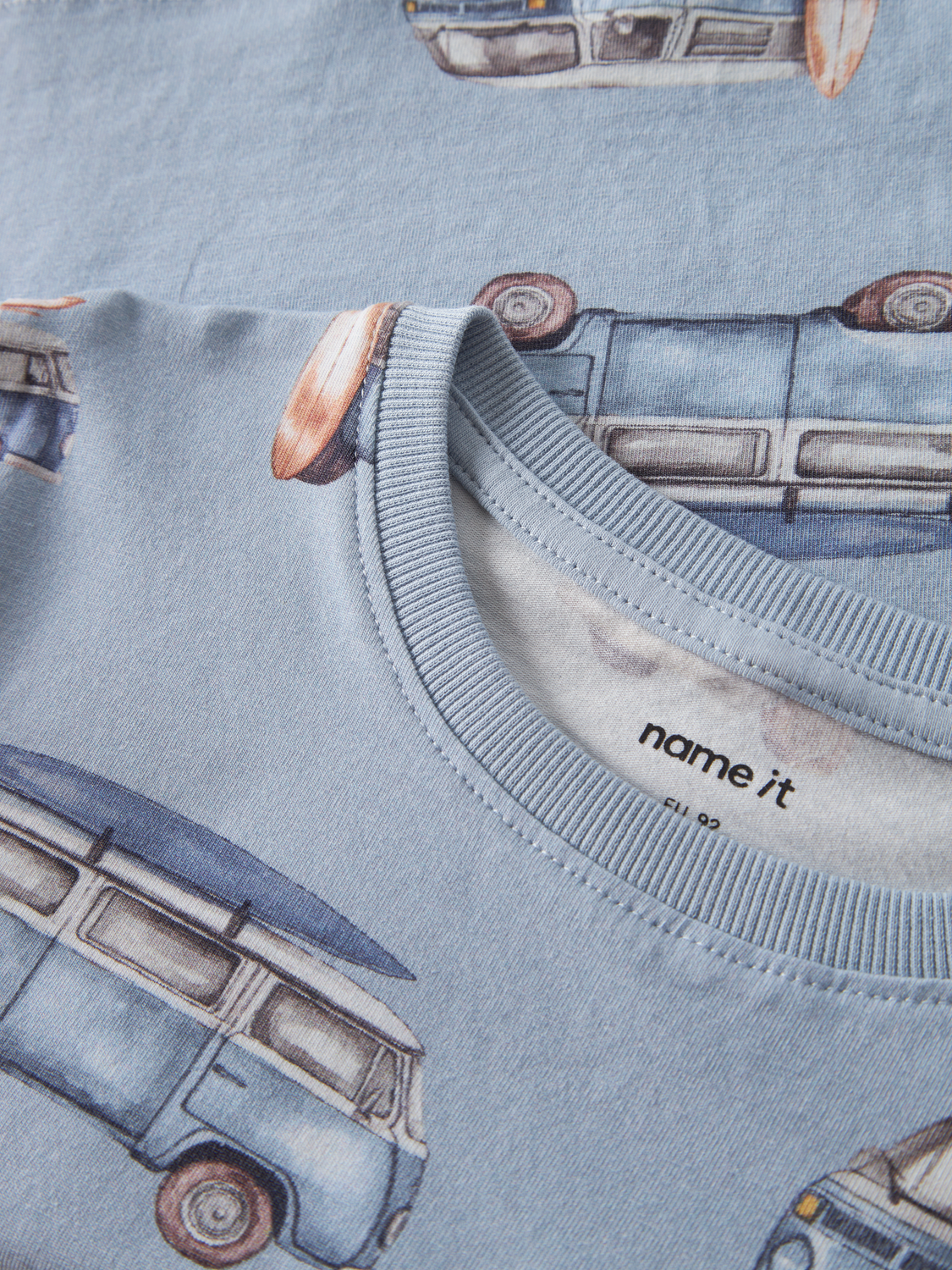 model_shot-front_full