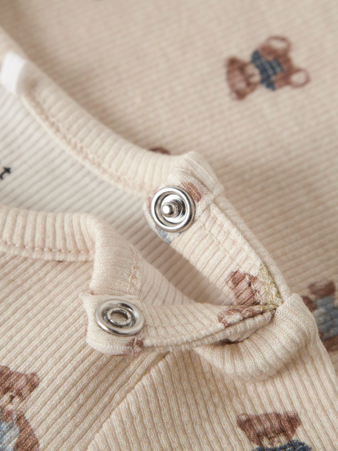 model_shot-front_full