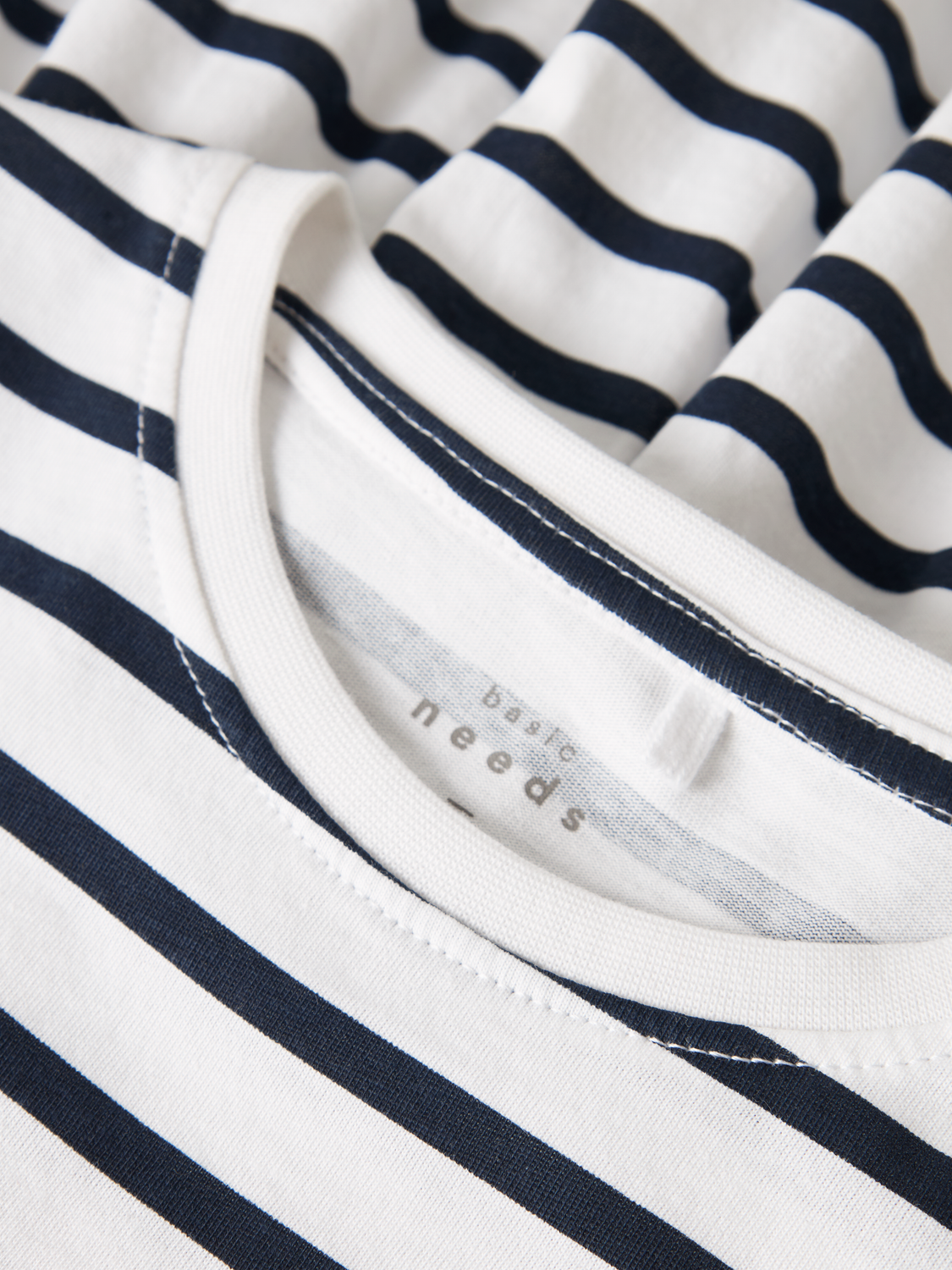 model_shot-front_full